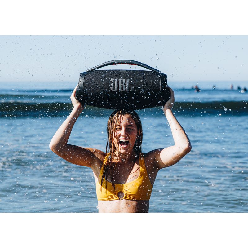 11-jbl-boombox3