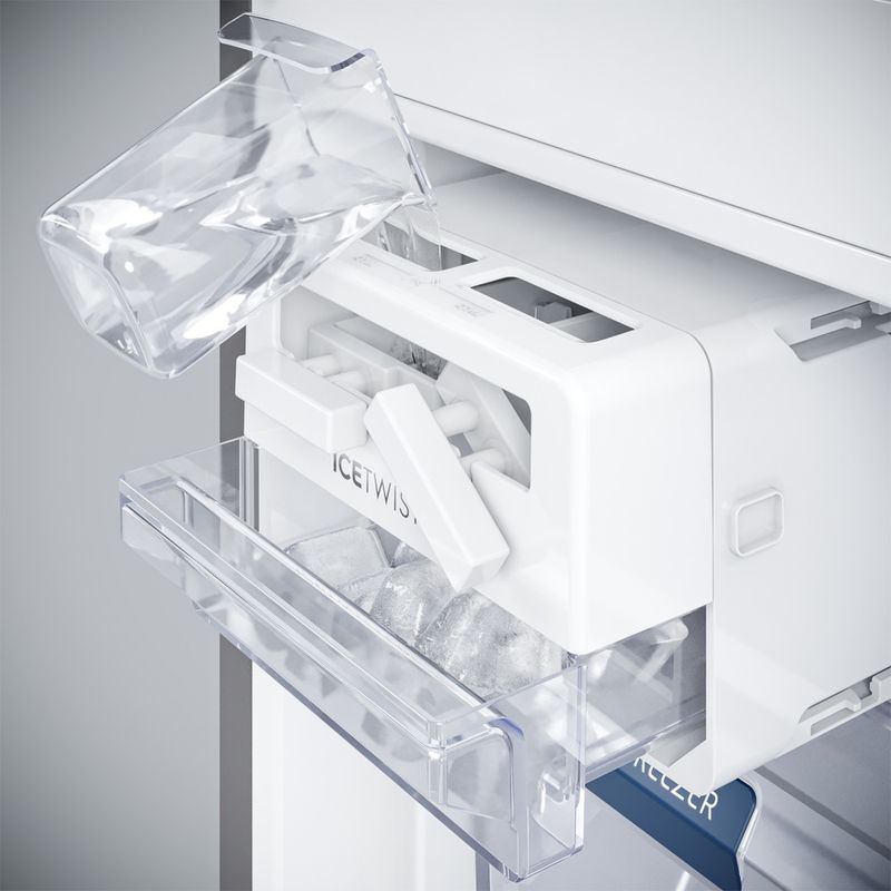 10-geladeira-electrolux-im8s-icetwister