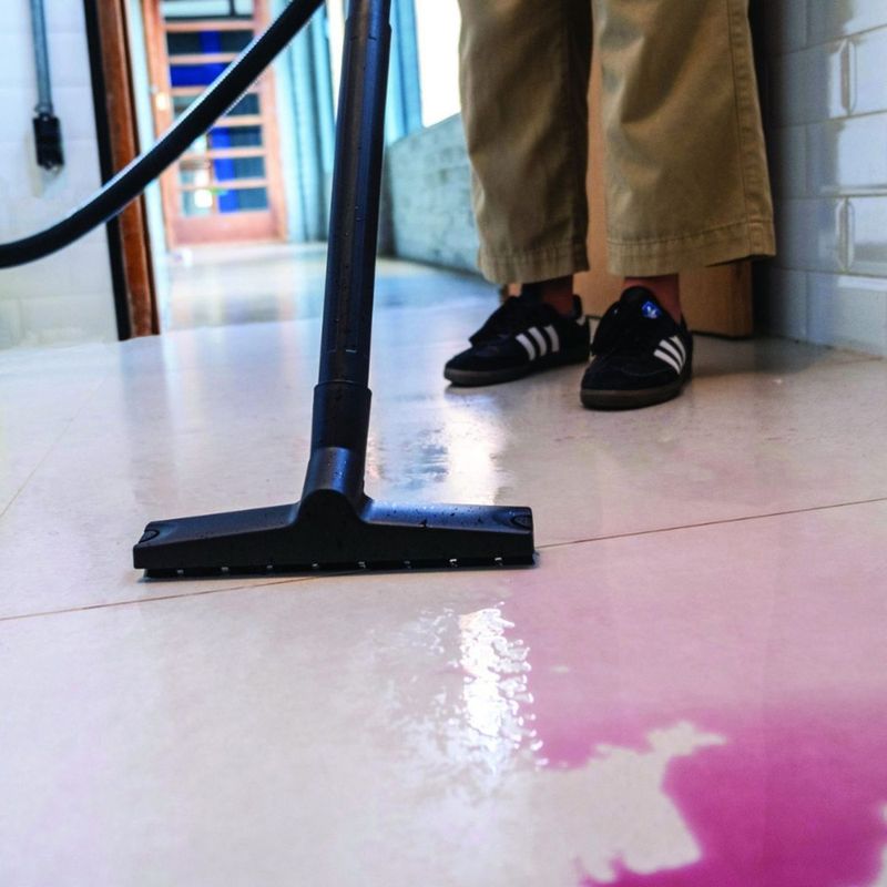 aspirador-karcher-inox-1700w-05